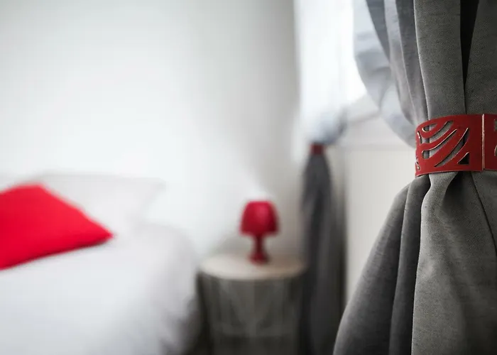 Studio Cosy + Hyper-Centre + Netflix